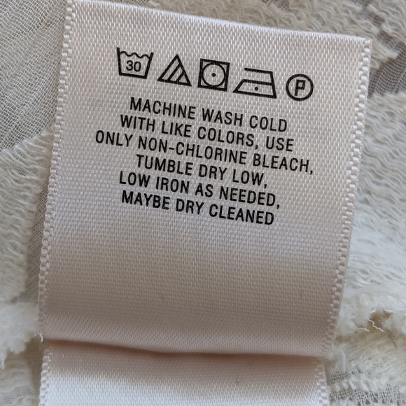 ANTHROPOLOGIE LACE FLORAL HANDKERCHIEF HEM TOP - Picture 8 of 10